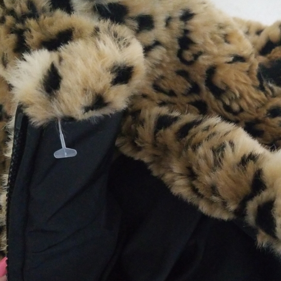 Double Sided Leopard Vest - Picture 5 of 5